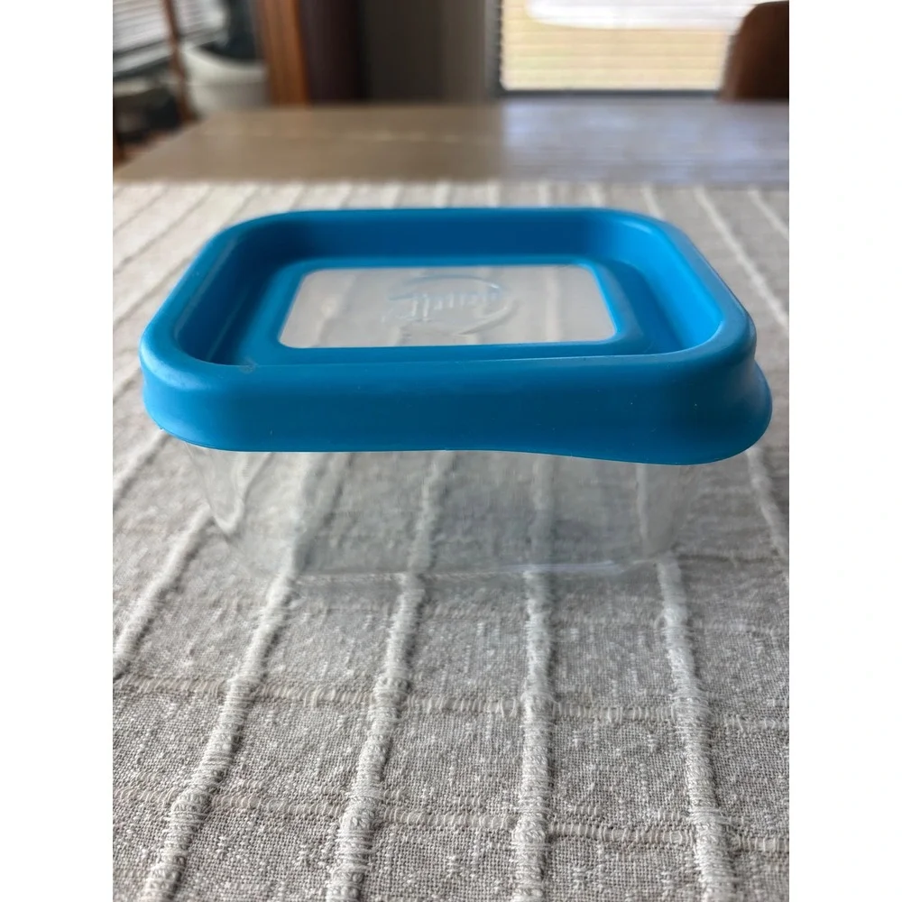 Ziploc VersaGlass food storage container 16 oz blue silicone lid